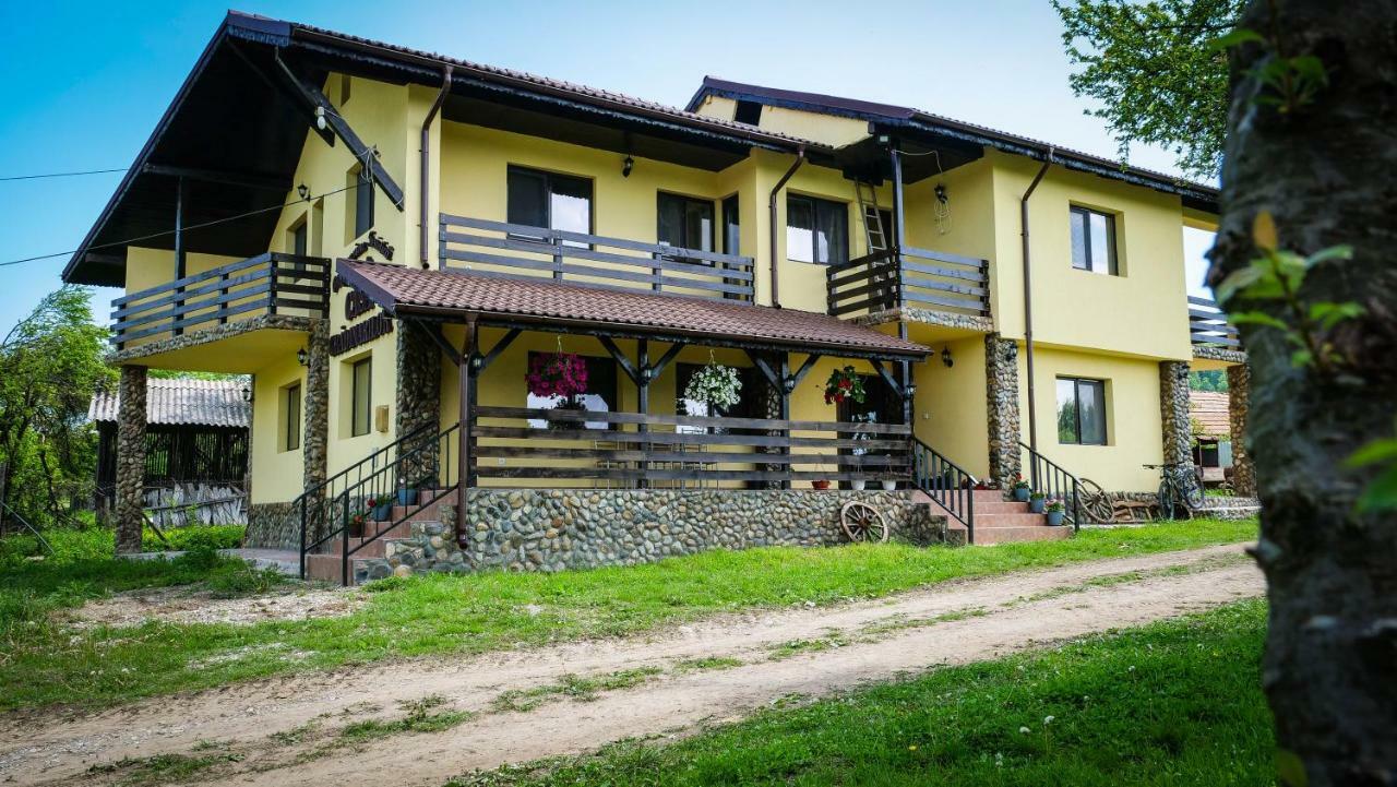 Pensiunea Gradinarilor Cu Ciubar Si Statie De Incarcare Electrica Auto Comanesti  Kültér fotó